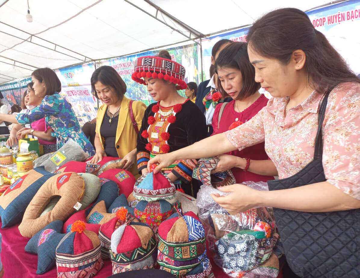 Chợ tình Xuân Dương