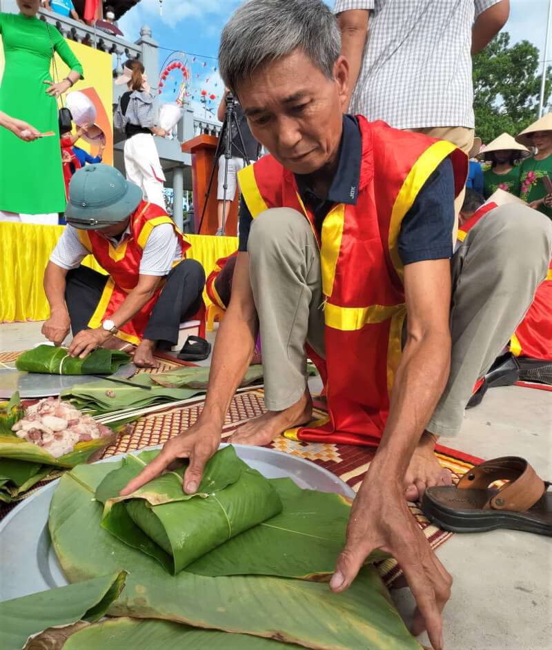 Pottery temple festival