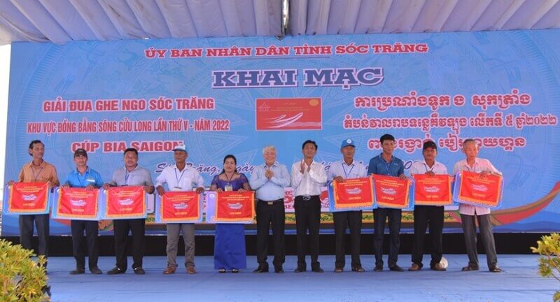 Soc Trang 2025的船赛车节