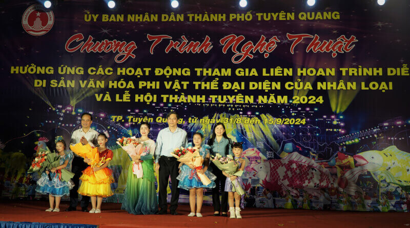 Chương trình nghệ thuật đặc sắc chào mừng hợp nhất Tuyên Quang - Hà Giang