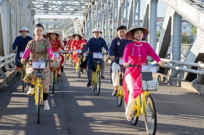 Tuần lễ Áo dài cộng đồng 2025