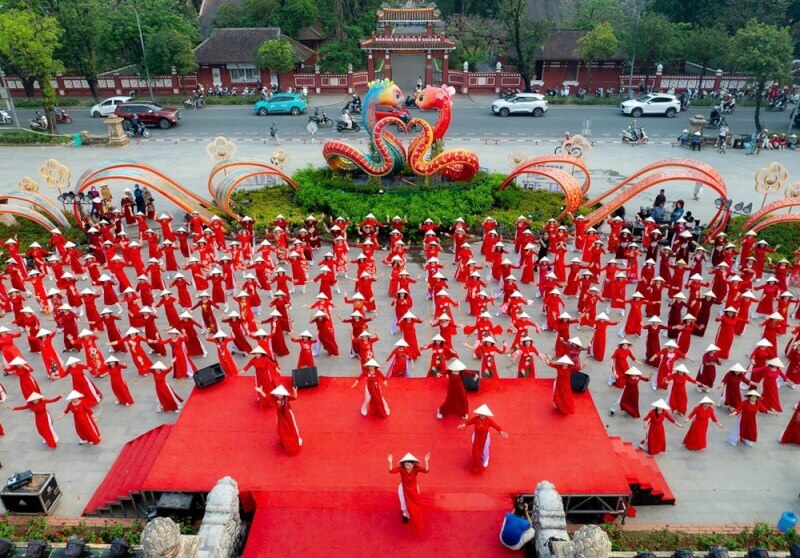 Tuần lễ Áo dài cộng đồng 2025