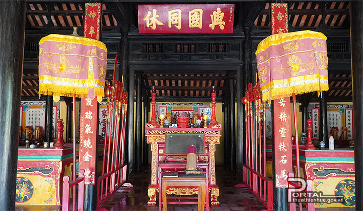 Hội đình làng Phú Xuân