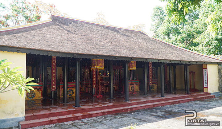 Hội đình làng Phú Xuân