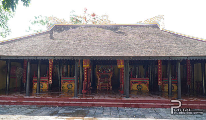 Hội đình làng Phú Xuân
