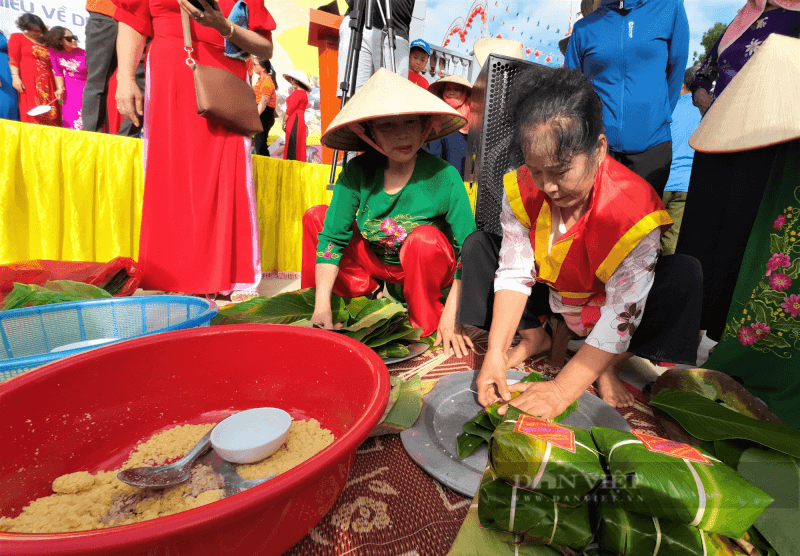 Pottery temple festival