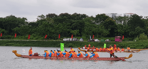 日元杜伊村的传统游泳游泳协会
