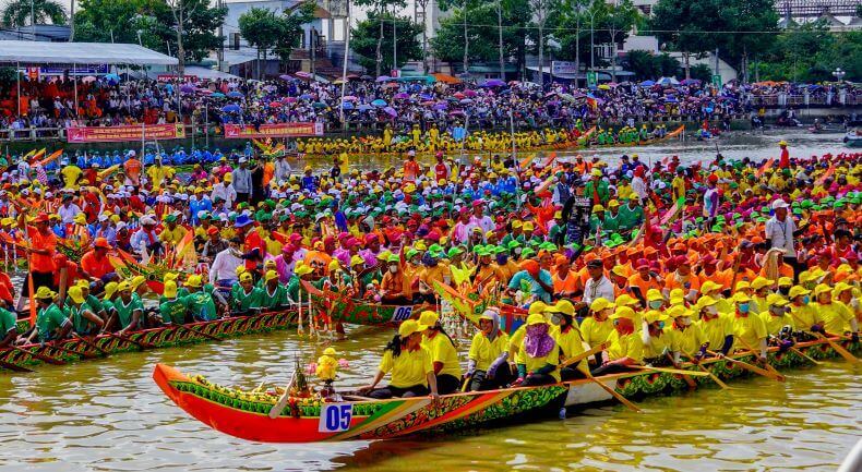 The boat racing festival in Soc Trang 2025