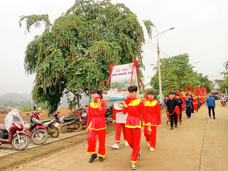 Nhuoc Son temple festival