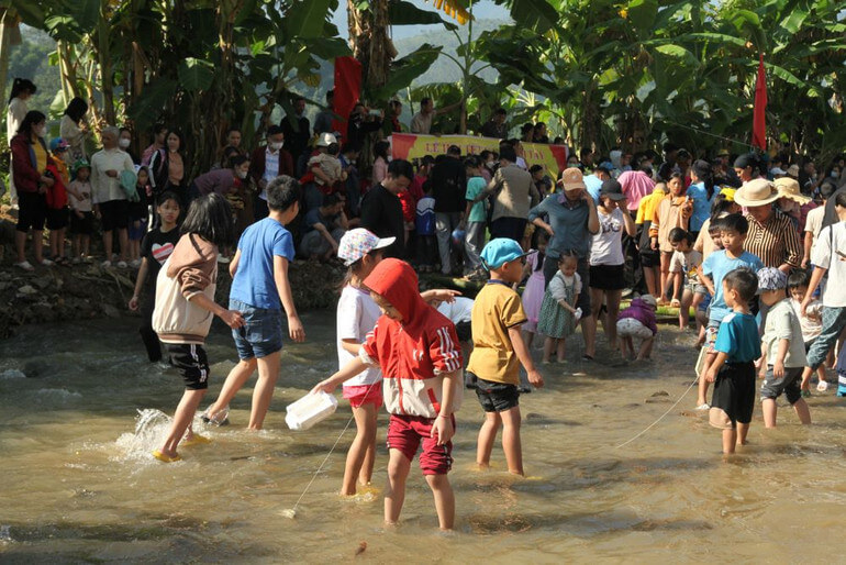 タイ族の魚祭り