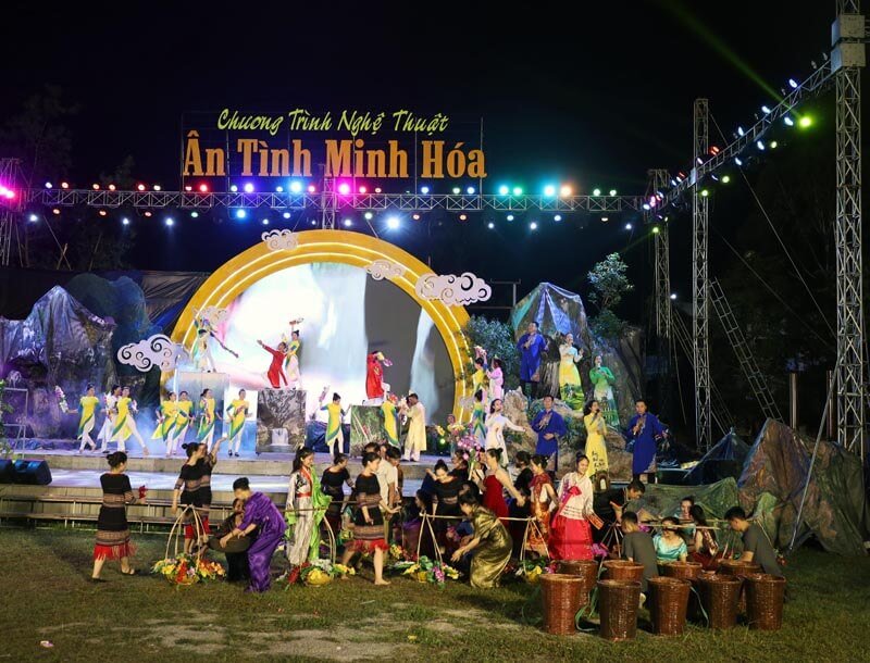 Minh Hoa Tinh Hoa Market-ユナイテッド、ラッキー需要