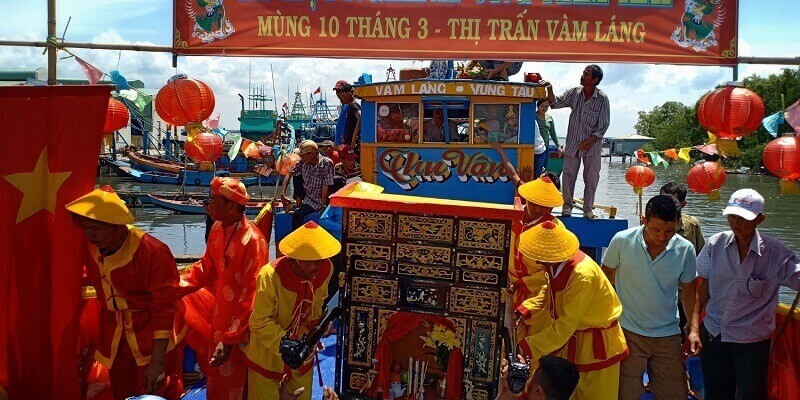 Nghinh Ong Vam Lang festival