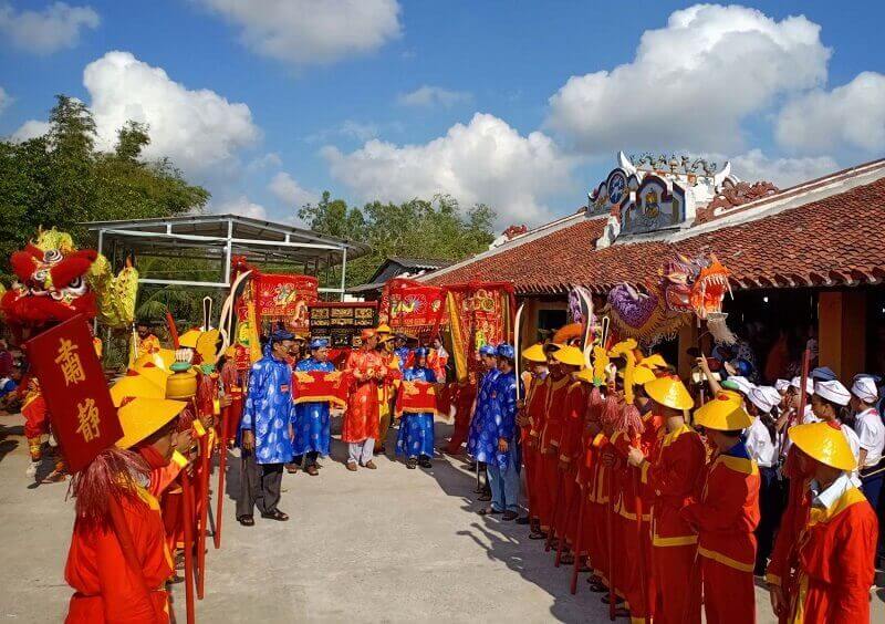 Nghinh Ong Vam Lang festival