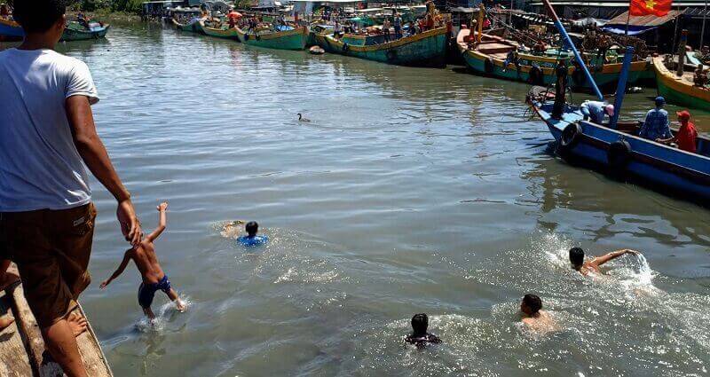 Nghinh Ong Vam Lang festival