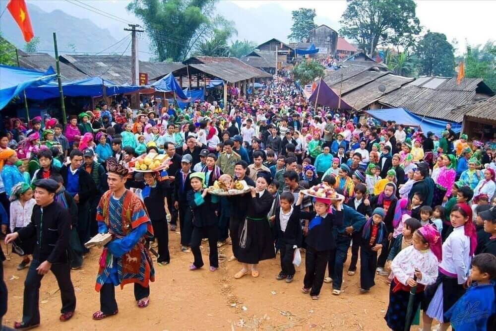 Festival of Luu Khau Khau shoulder in 2025