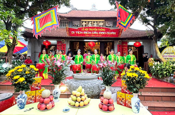 Hội đền Bích Câu