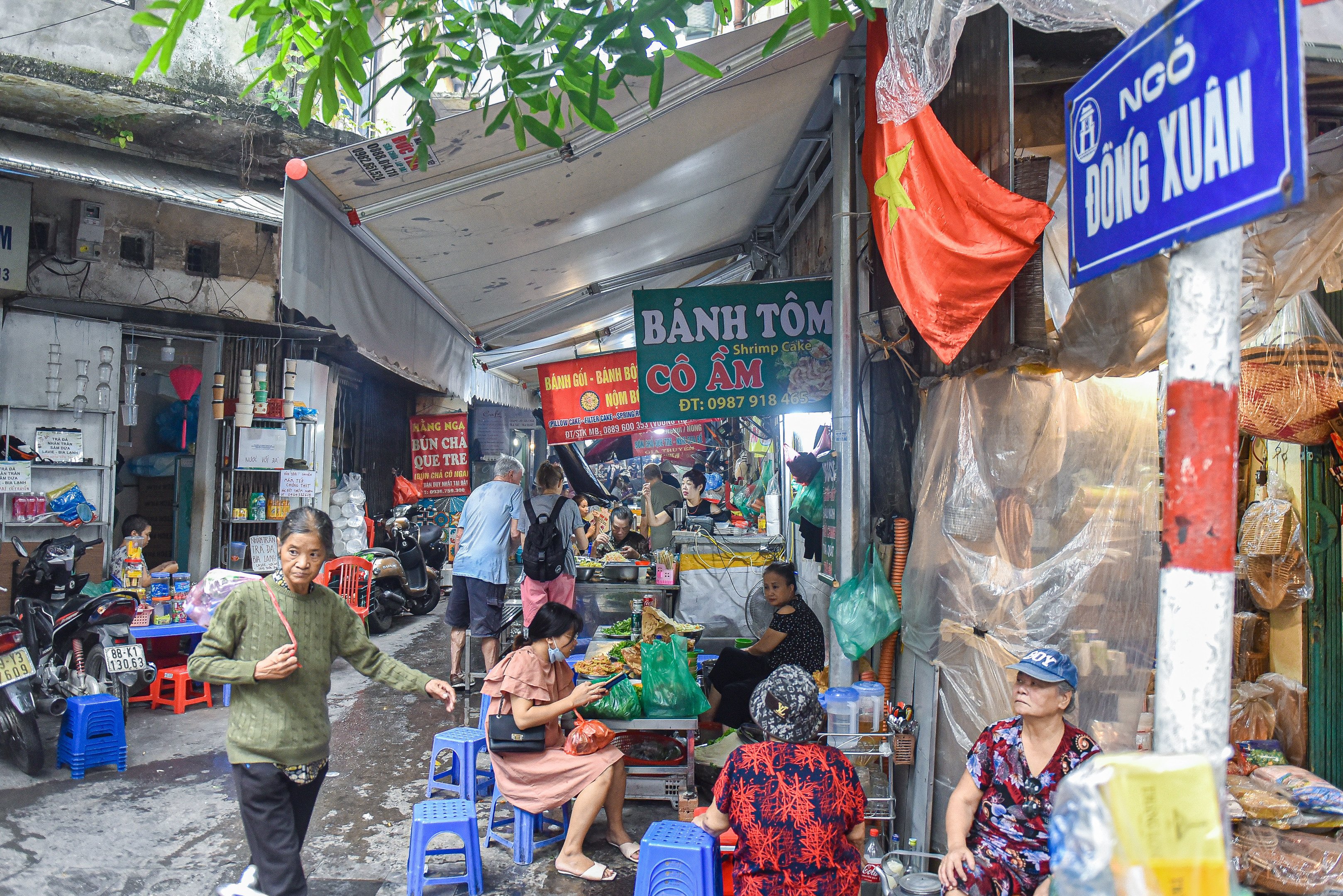 Khám Phá Bún Ốc Thúy: 70 Năm Giữ Vững Hương Vị Truyền Thống