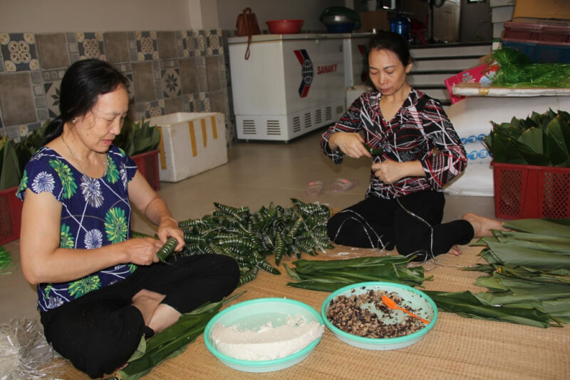 Khám Phá Sơn Tây Qua Hương Vị Bánh Tẻ Trứ Danh