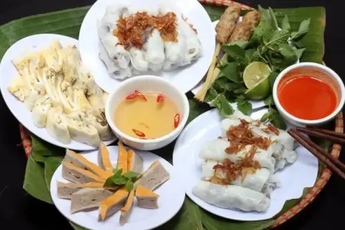 Bánh Cuốn Nóng Hàng Cót: Quán Nhỏ Lâu Năm Khiến Ai Ăn Rồi Cũng Muốn Quay Lại