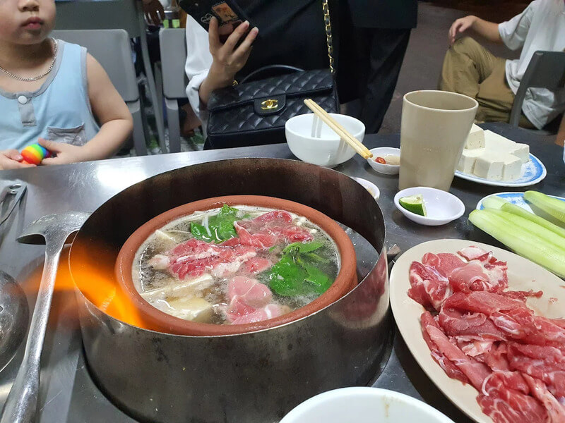 Lẩu đuôi bò Hạnh Nổ – Hương vị nồng đượm giữa lòng Hà Đông