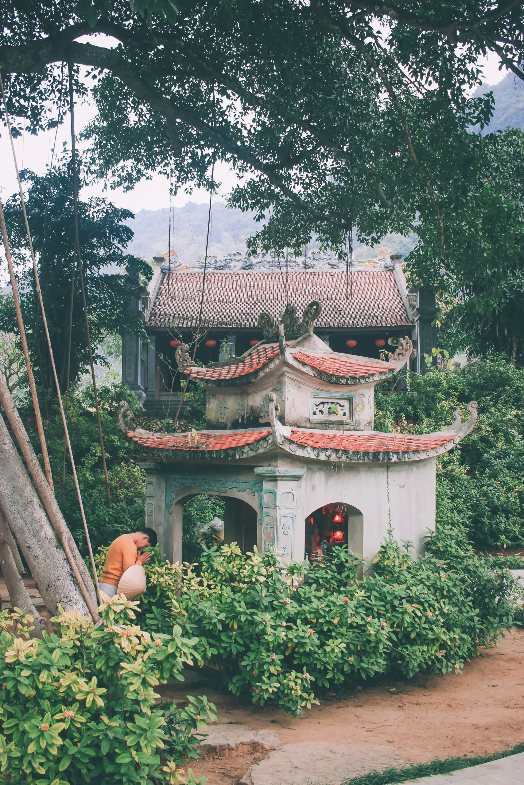 Tìm Hiểu Linh Thần Miếu: Nơi Tưởng Nhớ Vị Tướng Anh Hùng Của Dân Tộc