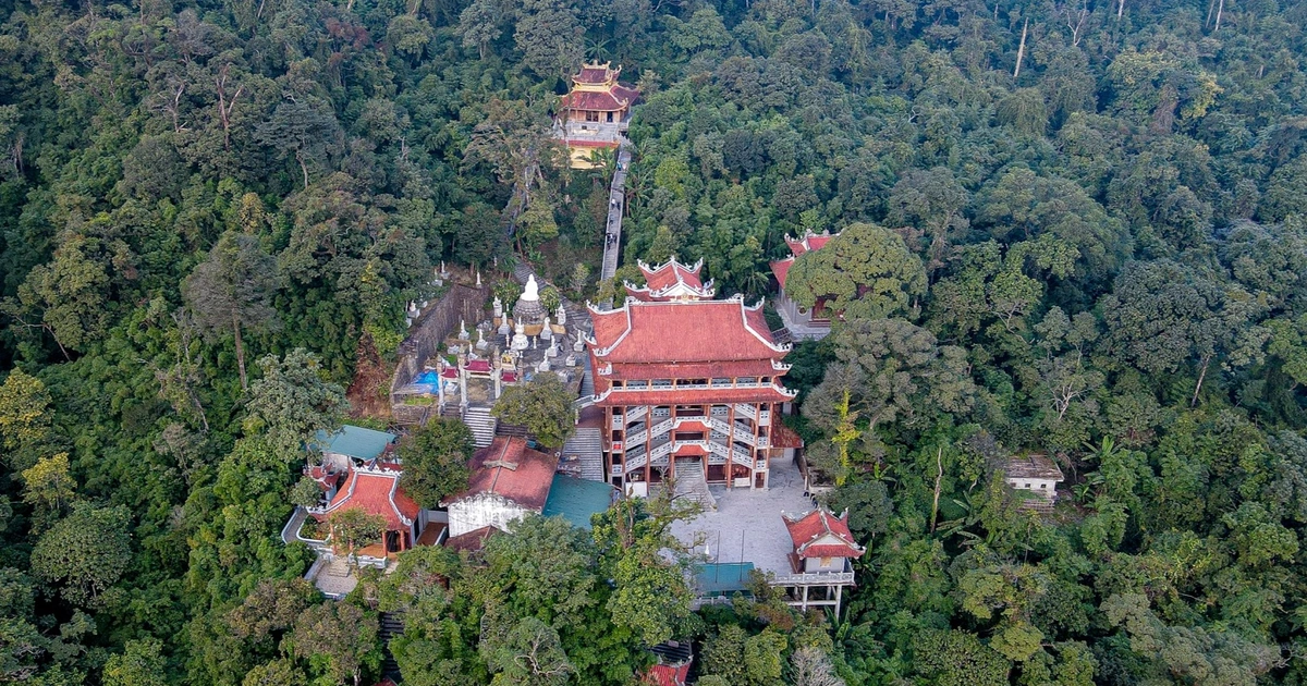 Đền Bà Chúa Thượng Ngàn