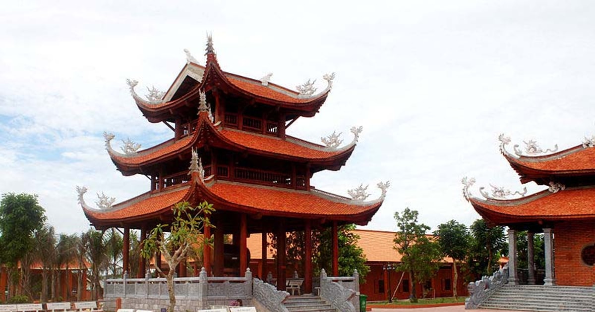 Thiền viện Trúc Lâm Sóc Trăng là một trong những công trình Phật giáo Bắc tông lớn ở tỉnh Sóc Trăng được đưa vào hoạt động từ năm 2020.