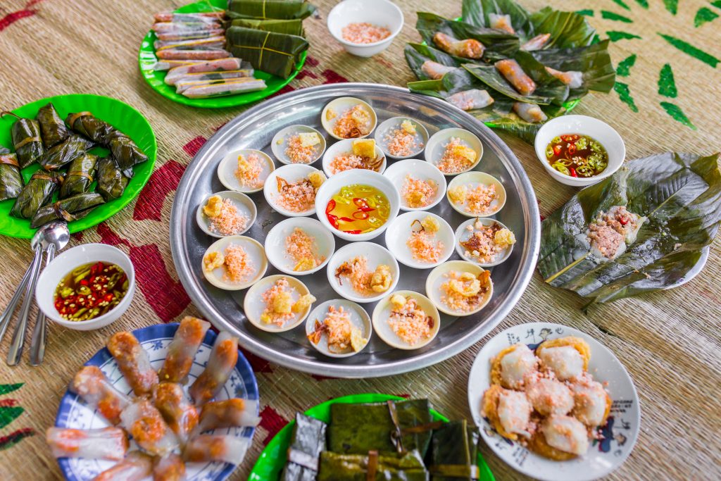Trải Nghiệm Bánh Ram Ít Huế: Đậm Đà Hương Vị Truyền Thống