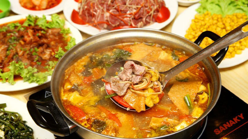 Hương Vị Lẩu Cua Tự Nhiên, Đậm Đà Tại Lẩu Cua Bà Chanh Huế