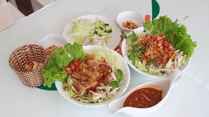 Bún Mắm Nêm Huế: Hương Vị Đặc Sắc Làm Nên Sự Kỳ Diệu Của Món Ăn Này