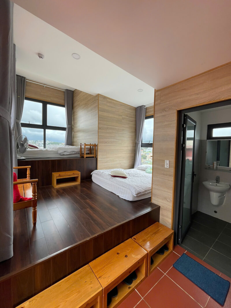 QUADRUPLE ROOM WITH 2 QUEEN BEDS