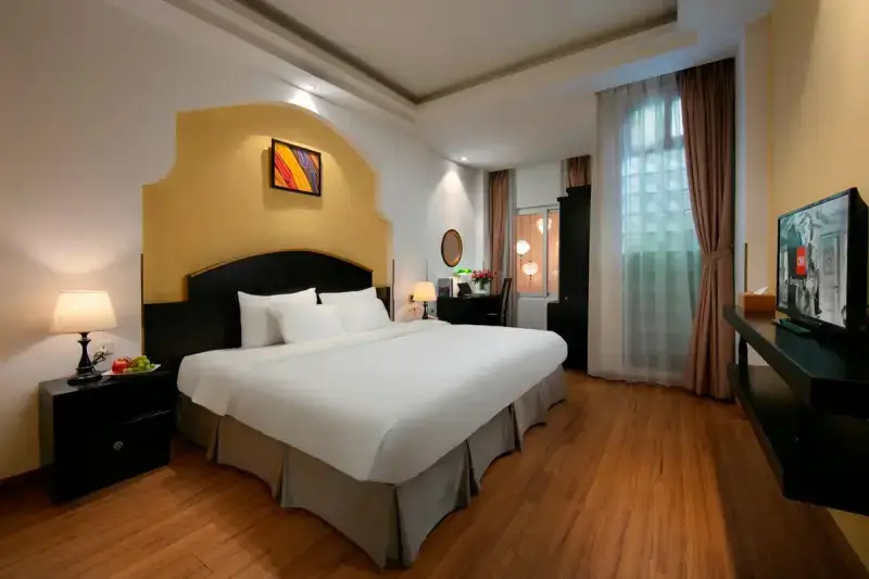 Phong 002