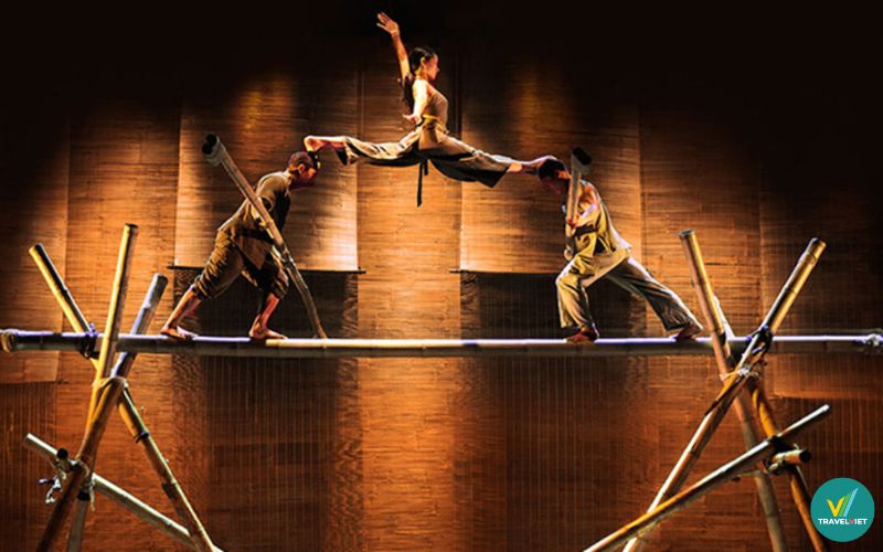 À Ố Show
