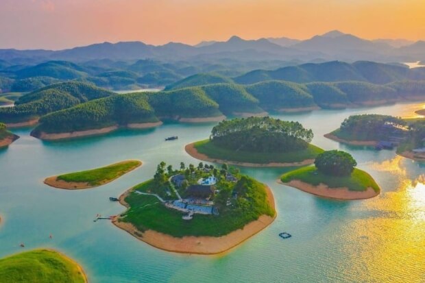 Khám phá Hồ Thác Bà – Vịnh Hạ Long giữa đại ngàn