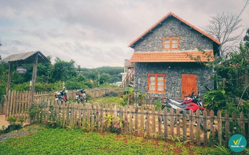 Pinky Moon House Măng Đen