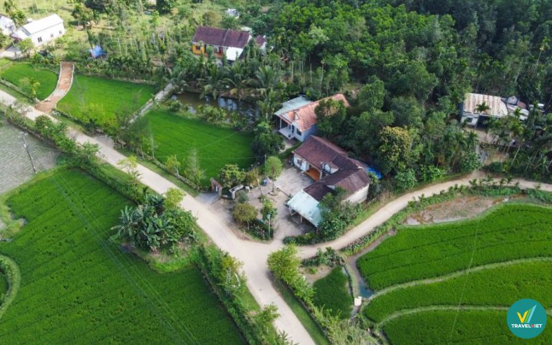 Làng cổ Lộc Yên